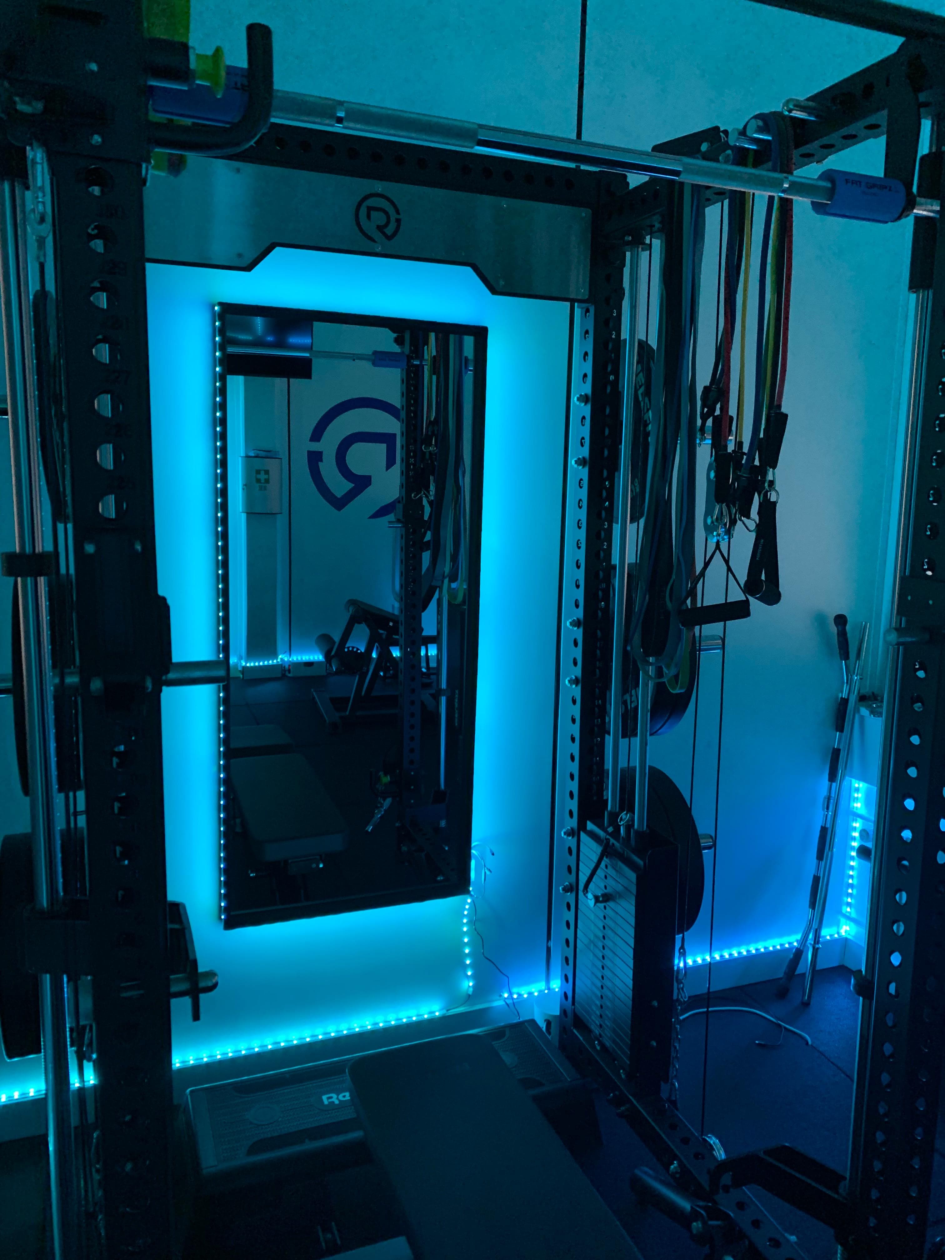 Studio Gym Room en LED cyan